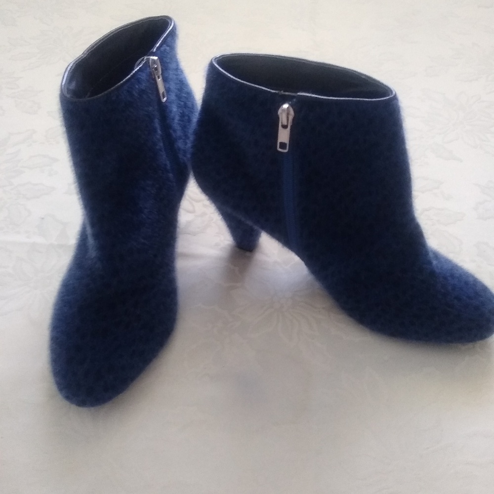 Leopard print faux fur blue boots